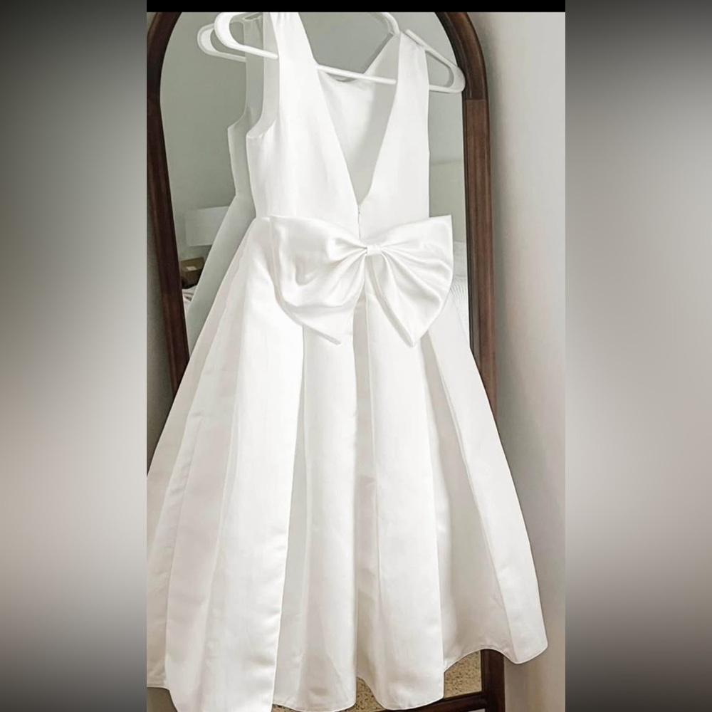 Elegant White Bow Kids Dress
